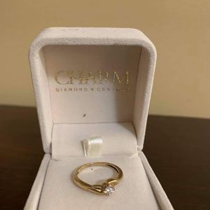 10K solid gold ring with zircon